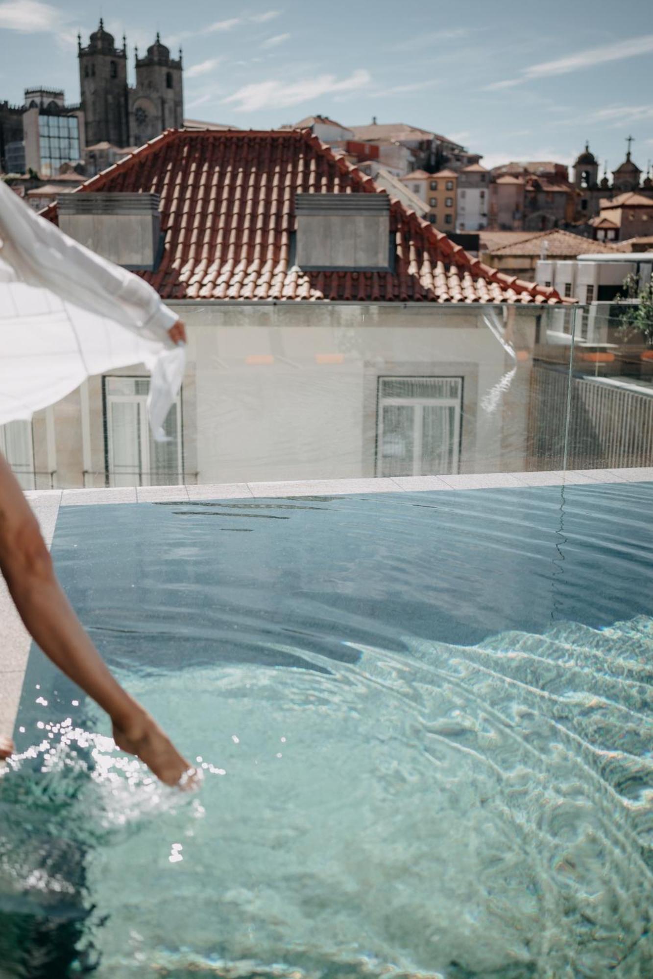 Casa Da Companhia, Vignette Collection By Ihg Hotel Porto Exterior foto The pool at the hotel